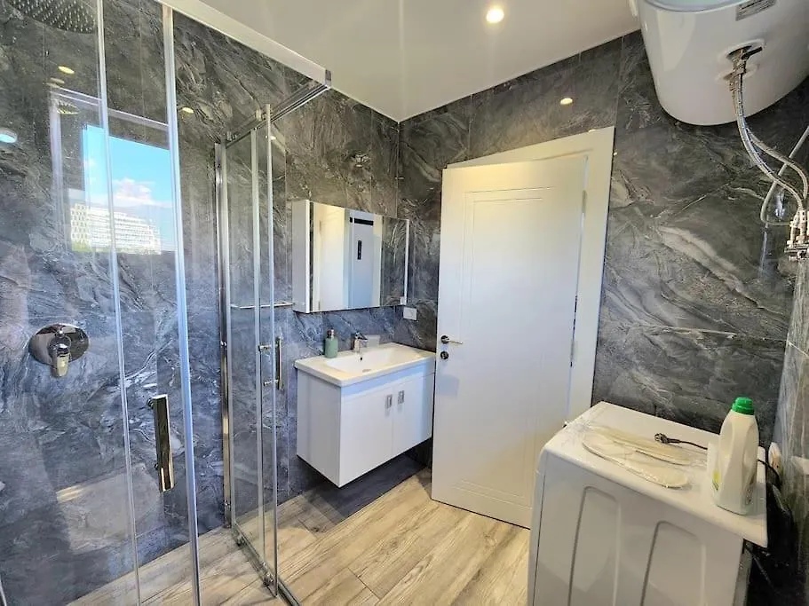 Tirana City Center Penthouse Oasis Албания