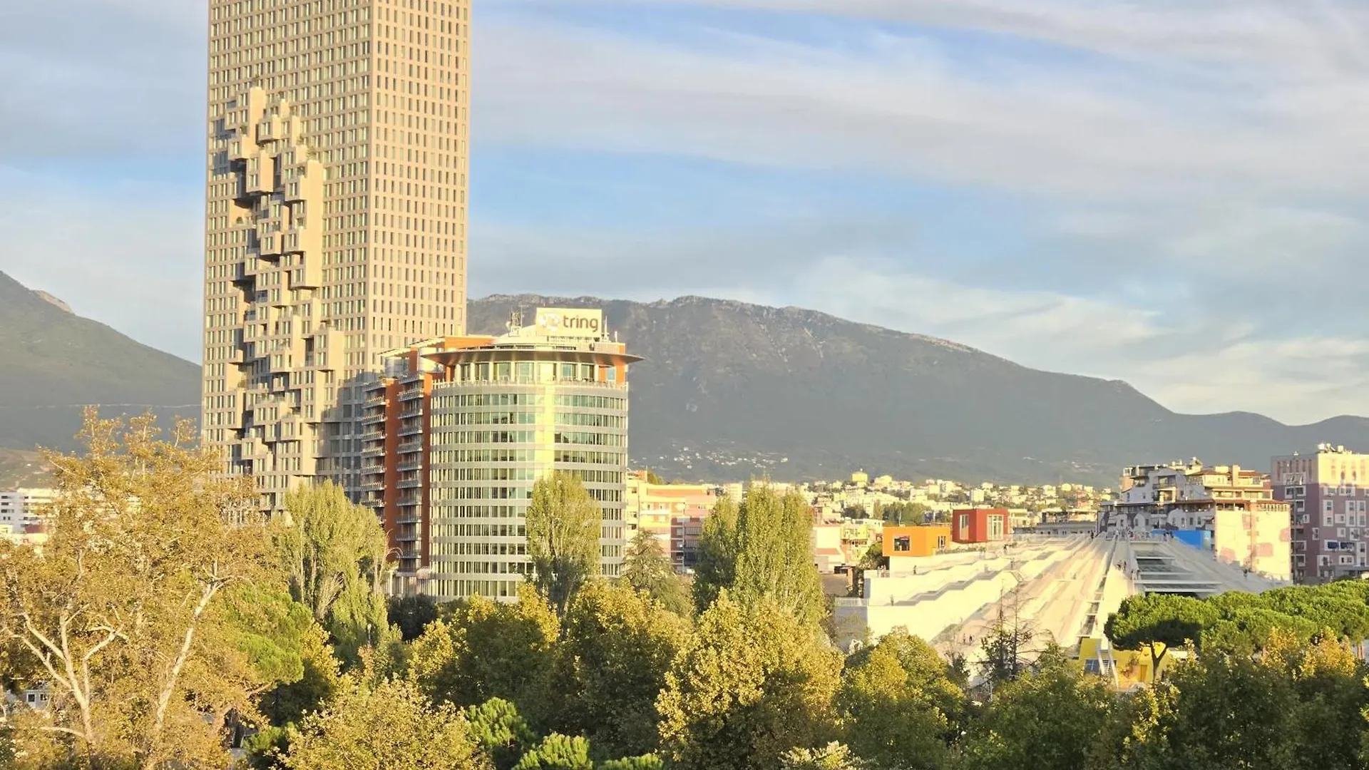 Tirana City Center Penthouse Oasis Албания